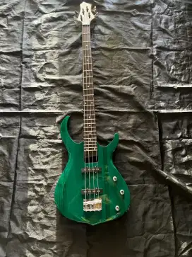 GITAR BASS MARCUS MILLER