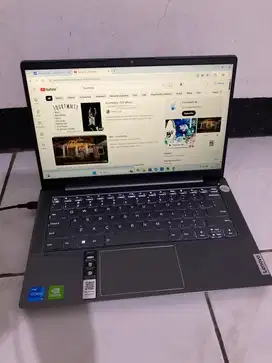 Laptop lenovo i5 1235U MX550