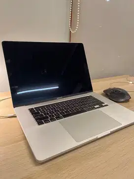 Macbook Pro 2019 16inch intel core i9 Dual VGA