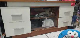 Rak TV minimalis