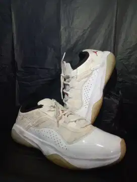 Sepatu sneakers olahraga basket Dari Jordan