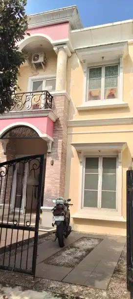 Disewakan Rumah Bagus 2lantai Cluster The Royal Residence Cakung
