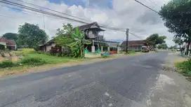 TEPI ASPAL AREA KALASAN: Dekat Bandara Adisucipto Jl Jogja Solo