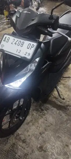 HONDA BEAT HITAM DELUXE KEYLESS
