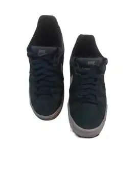 Sepatu sneakers Nike second