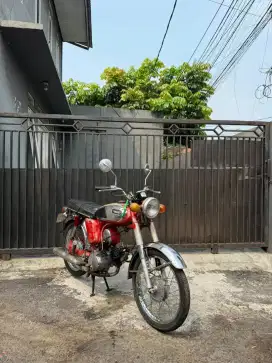Yamaha YZF-R2 thn 1977