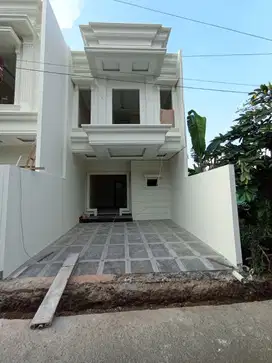 Di Jual Rumah 2 lantai tirtajaya dkt ke solaria GDC depok dan stasiun
