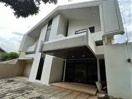 Rumah Besar Siap Huni 2 Lantai di Jl Bangka 2 Jaksel