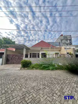 Jual Rumah baru renovasi di Manyar Kertoarjo