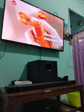 Tv LED Polytron 50 inch android smart tv 4K