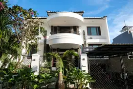 Rumah Dijual Taman Villa Meruya Luas 300 m2 Sangat Bagus !