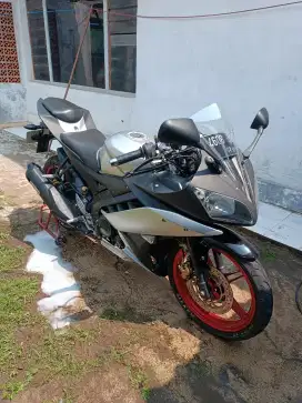 Yamaha r15v2 2016