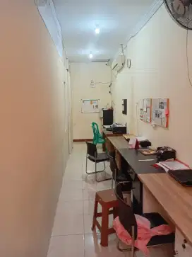 Meja kerja eks kantor di jual borongan