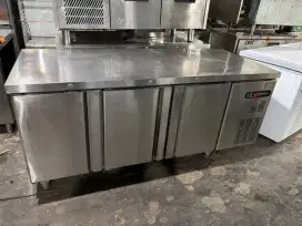 Undercounter frezer crown 3 pintu mesin ori mulus uk 180x75x85