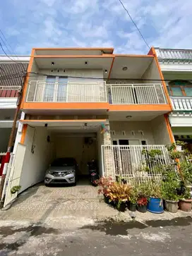 Dijual Cepat, Rumah 2 Lantai Full Furnish di Griya Shanta, Suhat Malan
