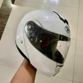 Helm shoei neotec size M