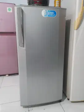 Kulkas 1 Pintu LG . Normal . Second. Bergaransi