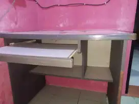 Meja belajar/komputer