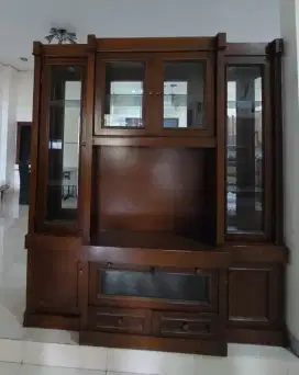 Lemari Partisi Kayu dan Kaca TV