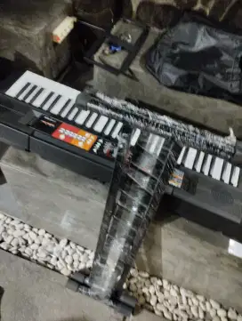 Keyboard YAMAHA PSR F-51 Seperti baru Fullset
