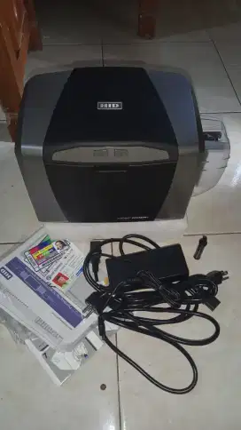 Fargo DTC1250e Mesin Cetak ID Card