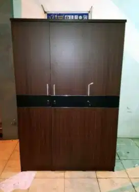 Lemari 3 Pintu Kaca Luar Metropolis Sabo 3P American Walnut - Black