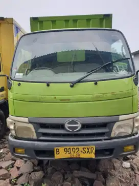 HINO DUTRO BOX 110SD ENGKEL 4BAN