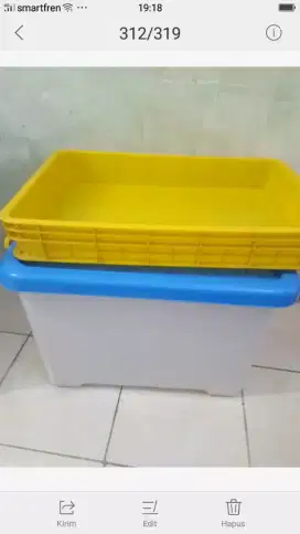 Container  tutup biru