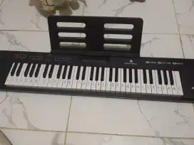 Alat musik Piano elektrik