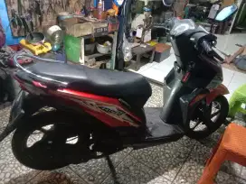 Honda beat thn 2014 merah