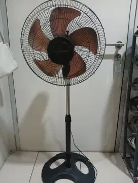Dijual kipas angin tornado standing Advance 16 inch kondisi minus