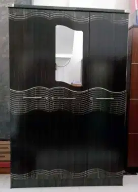 Lemari Pakaian 3 Pintu Kaca Luar NAD LP 3167