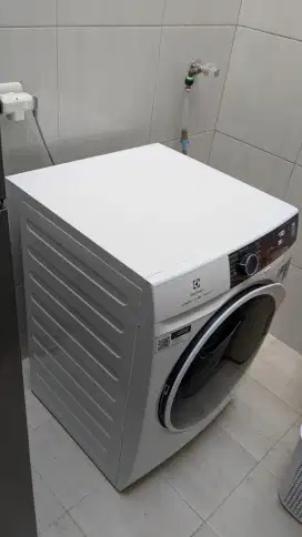 Mesin Cuci Electrolux Ultimate Care 500 Washer n Dryer