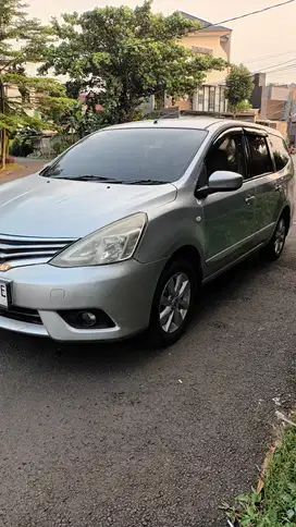 Nissan Grand livina 2014 Bensin