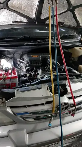 Servis AC mobil