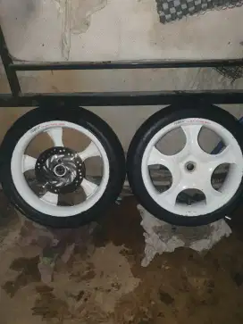 velg vario 125/150 pnp