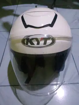 Helm KYT DOT lumayan bagus