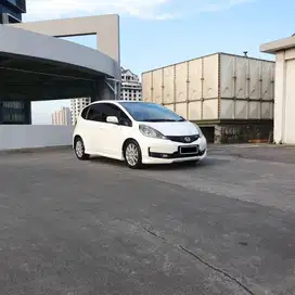 (TDP 30JT) LOW KM 9 RB PERAK / TAHUN ! HONDA JAZZ RS (GE8) PUTIH 2013!