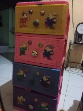 Dijual lemari baju
