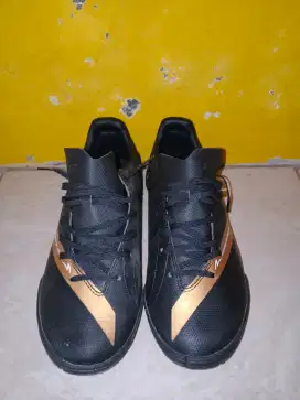 sepatu futsal unooo