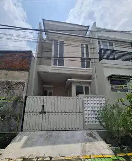 Rumah Baru Dijual Rungkut Menanggal Harapan