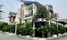 Rumah Modern Bagus Mewah Di Komplek Pulomas