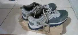 Sepatu Weinbrenner