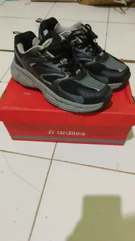 sepatu ardiles coventry