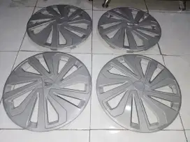 Wheel dop mobil ring 14 asli daihatsu, ada 1set 4pcs, warna abu2, nego
