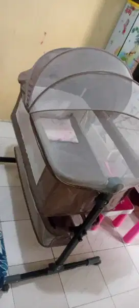 Kasur bayi msih baru tidak ada dus