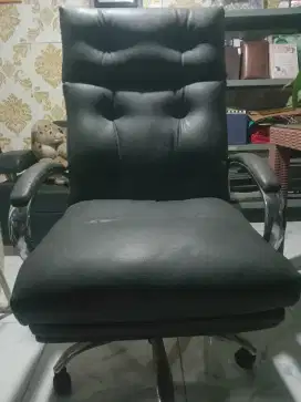 Kursi Direktur cepat jual