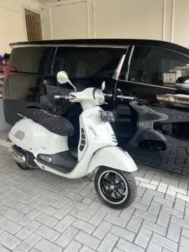 Piaggio Vespa GTS 150
