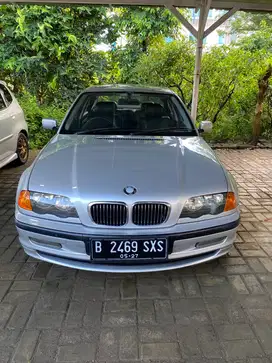 BMW 323i 2000 Bensin