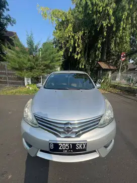 DIJUAL CEPAT — NISSAN LIVINA SV AT 2015